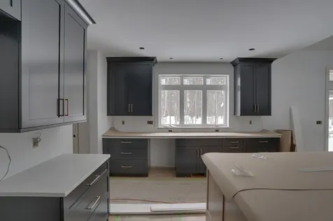 18 Grand Avenue Bedford NH 03110