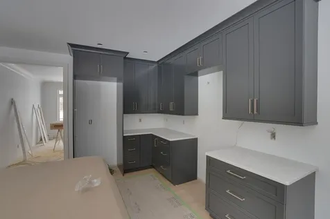 18 Grand Avenue Bedford NH 03110