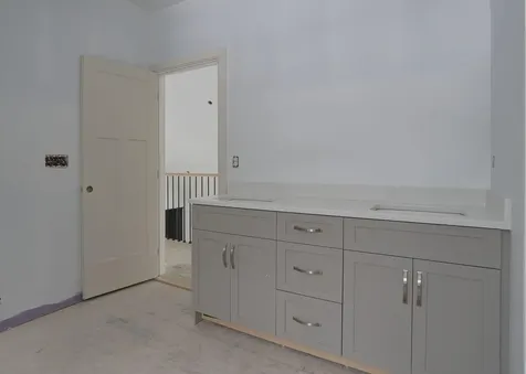 18 Grand Avenue Bedford NH 03110