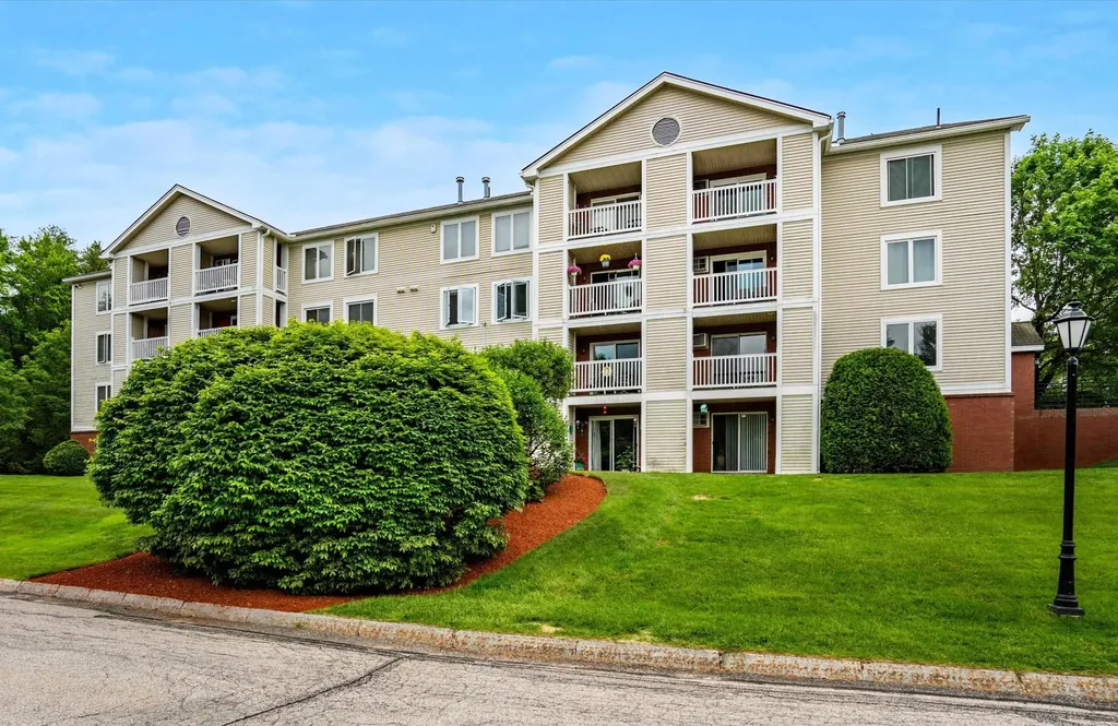 11 Timberwood Drive Goffstown NH 03045