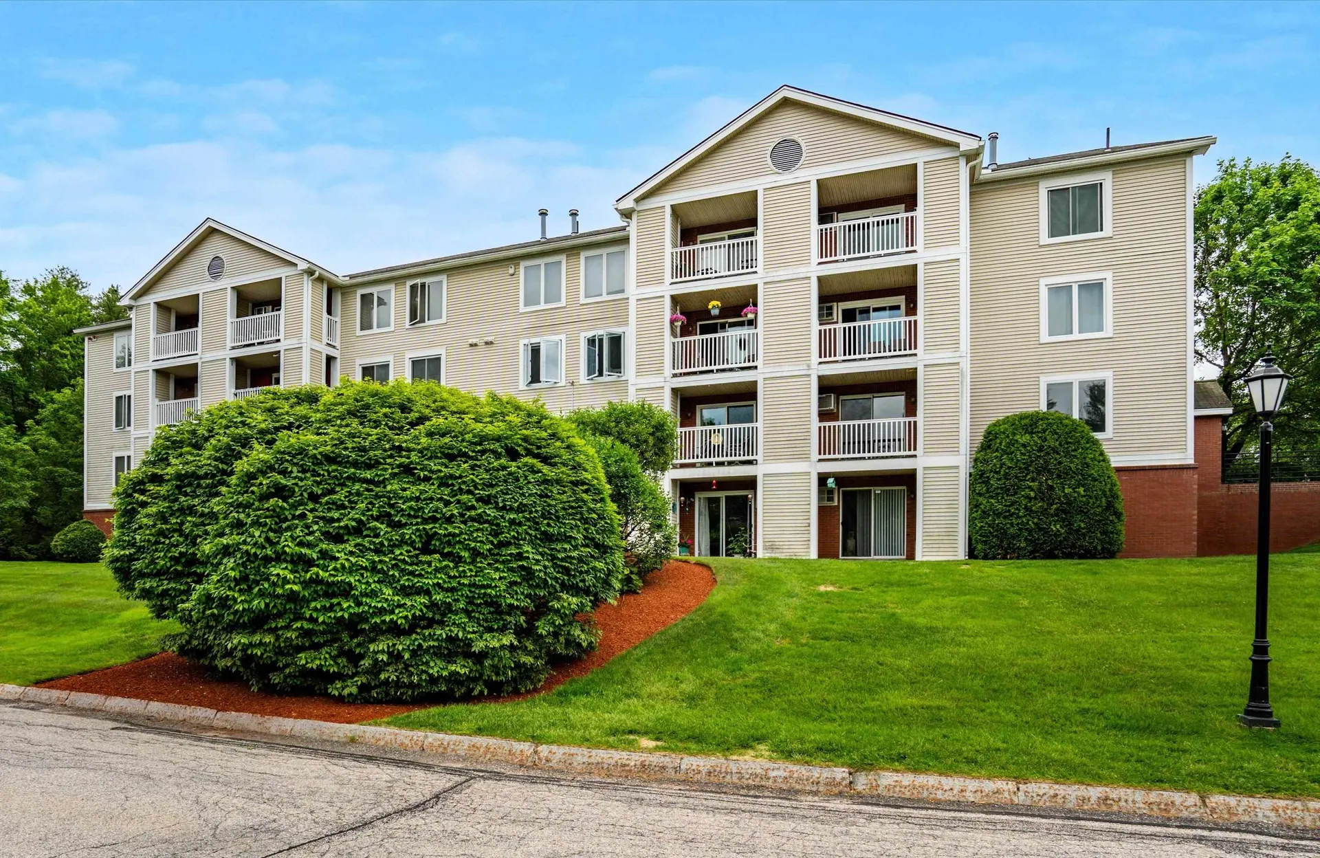 11 Timberwood Drive Goffstown NH 03045