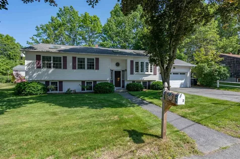 2 Bloomingdale Drive Nashua NH 03064
