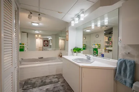 2 Bloomingdale Drive Nashua NH 03064