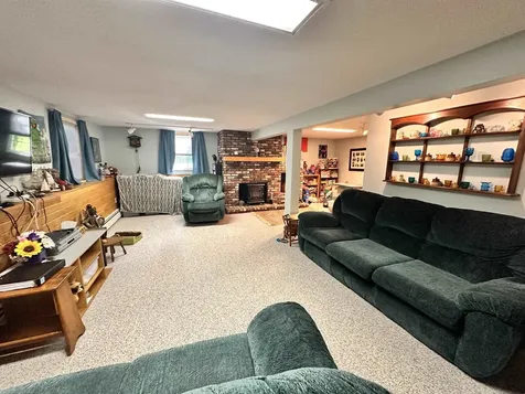 2 Bloomingdale Drive Nashua NH 03064