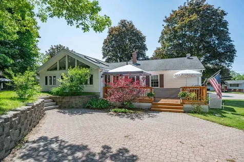 2 Bloomingdale Drive Nashua NH 03064