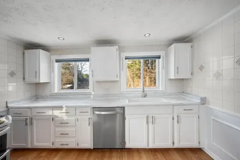 29 Benton Road Hooksett NH 03106