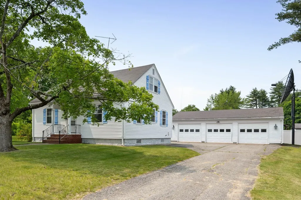 16 Roby Road Nashua NH 03064