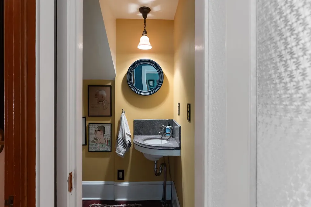 107 Loomis Street Burlington VT 05401