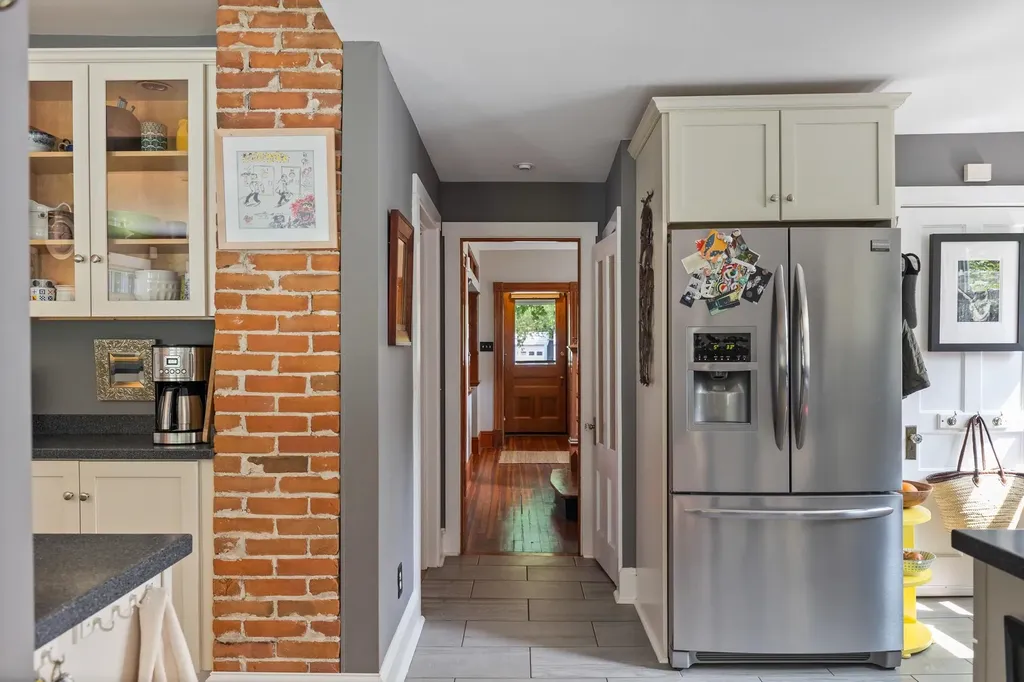 107 Loomis Street Burlington VT 05401