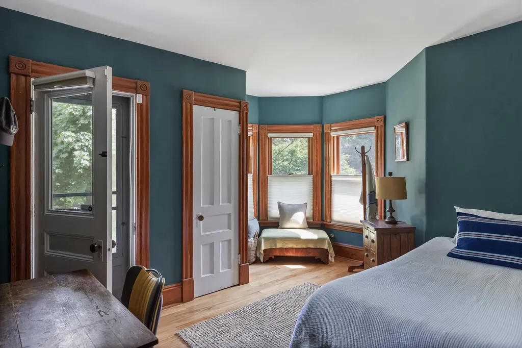 107 Loomis Street Burlington VT 05401