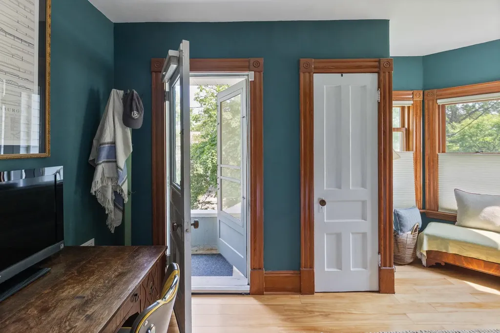 107 Loomis Street Burlington VT 05401