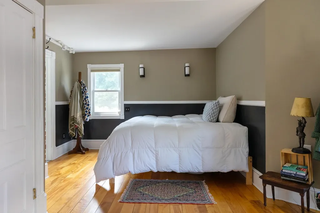 107 Loomis Street Burlington VT 05401