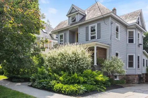 107 Loomis Street Burlington VT 05401