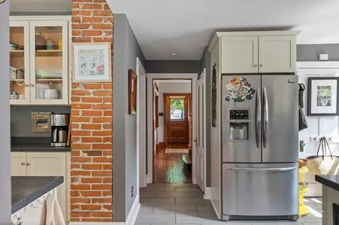 107 Loomis Street Burlington VT 05401