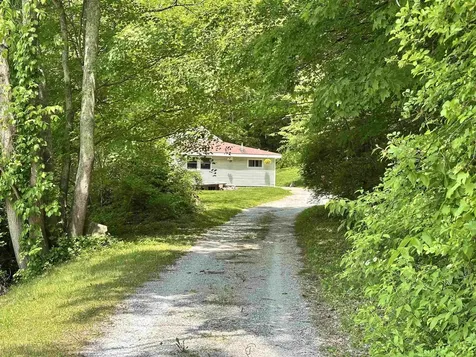 806 Vermont Route 313 Arlington VT 05250