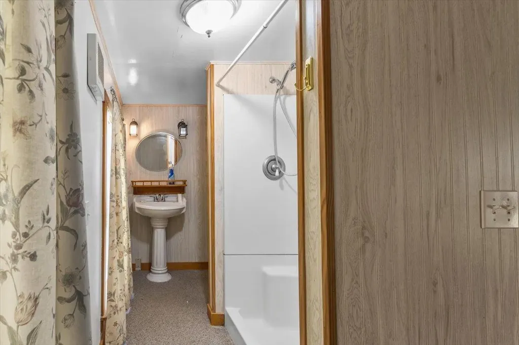 57 Pearl Street Grand Isle VT 05458