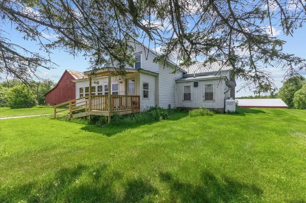 57 Pearl Street Grand Isle VT 05458
