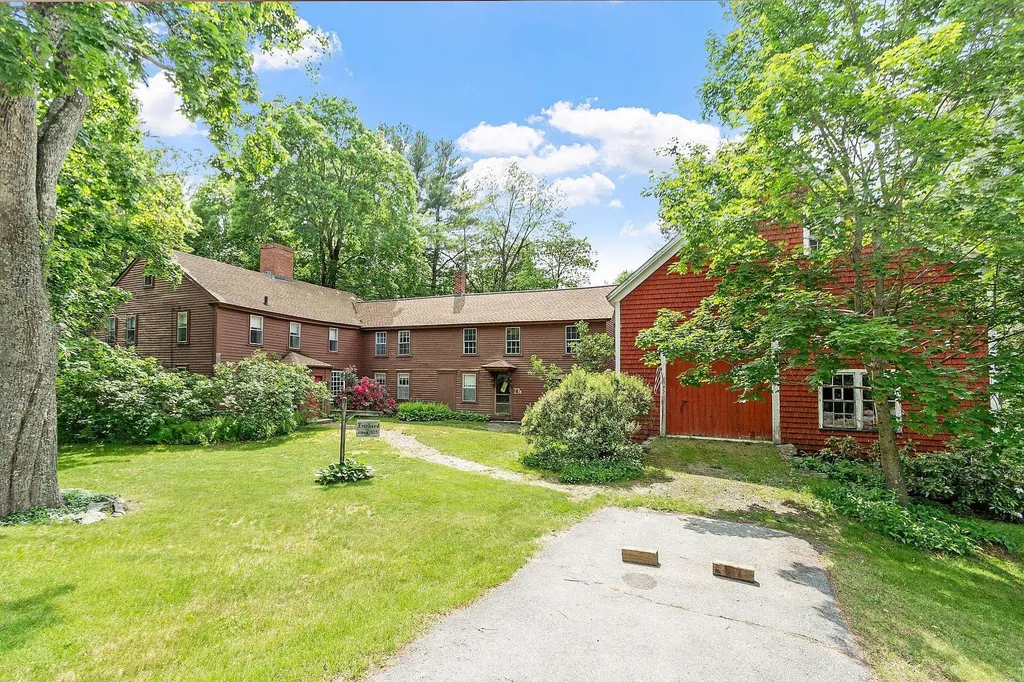 73 Mammoth Road Pelham NH 03076