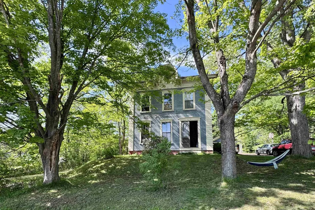 60 Bunker Hill Street Lancaster NH 03584