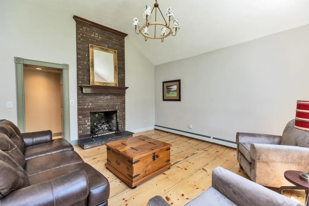 3 Foundry Street Amherst NH 03031