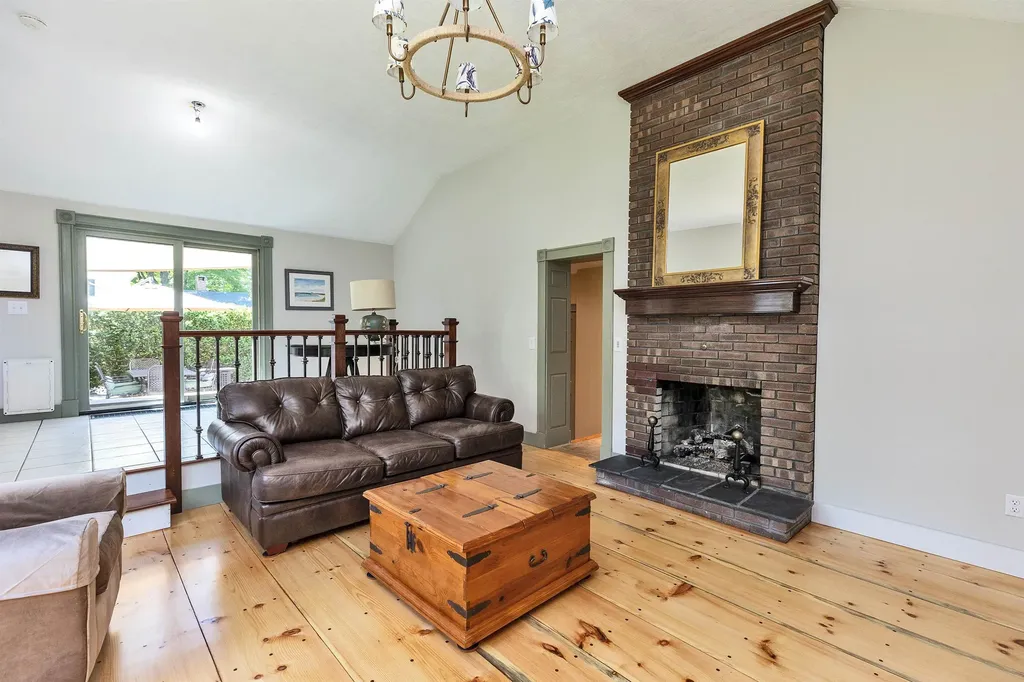 3 Foundry Street Amherst NH 03031