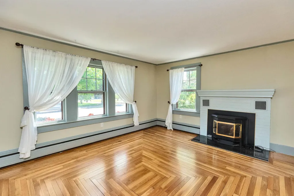 3 Foundry Street Amherst NH 03031