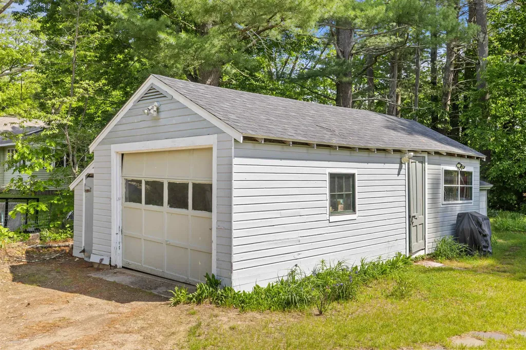 37 Robin Street Franklin NH 03235