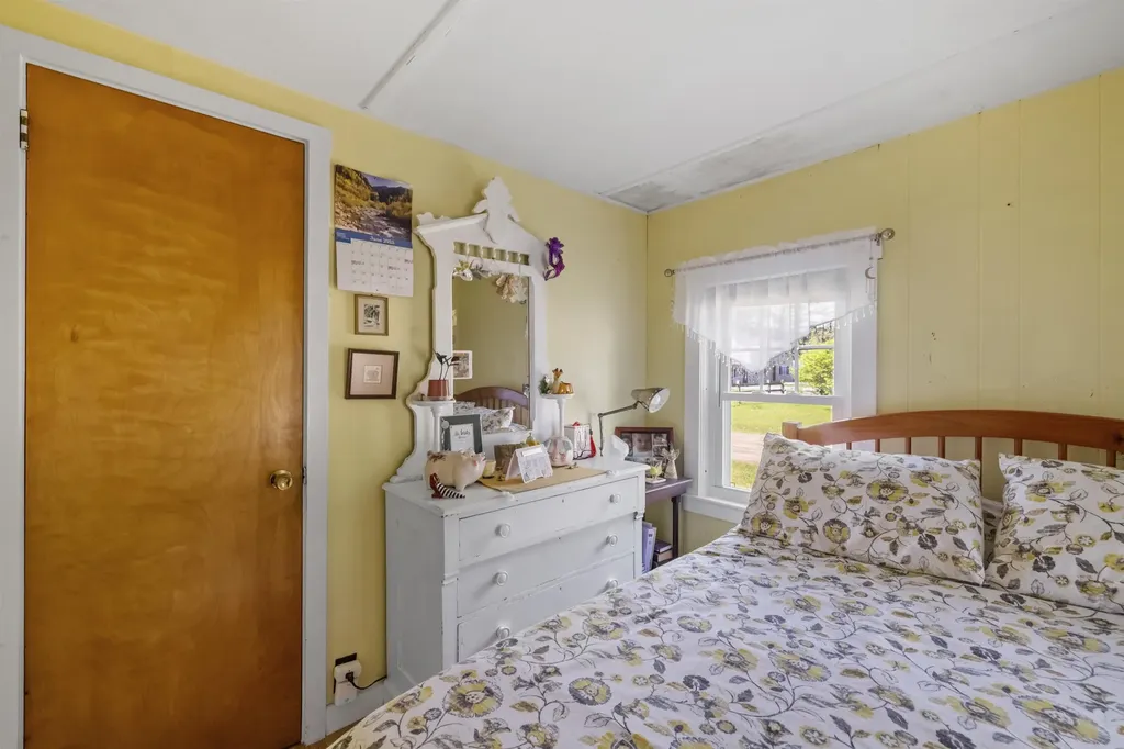 37 Robin Street Franklin NH 03235