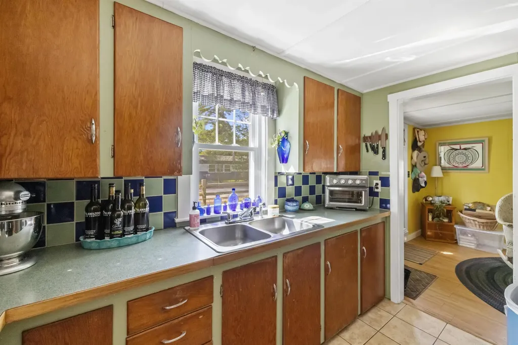 37 Robin Street Franklin NH 03235