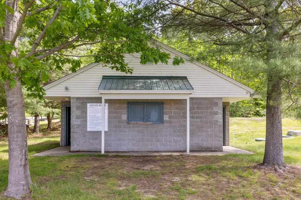 37 Robin Street Franklin NH 03235