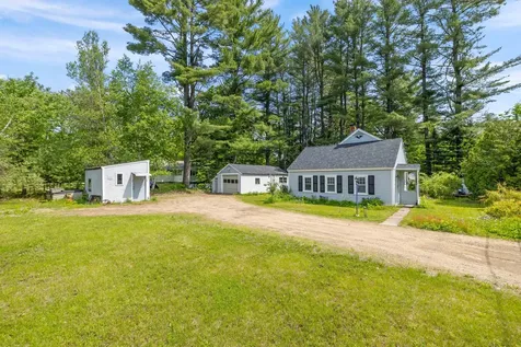 37 Robin Street Franklin NH 03235