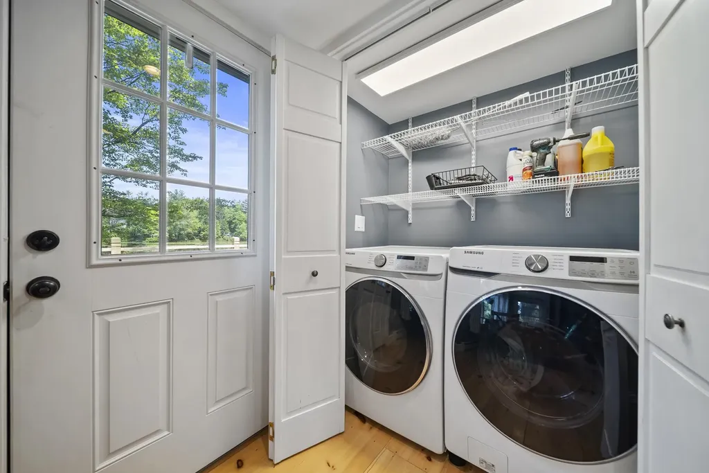 17a Penn Avenue Deerfield NH 03037