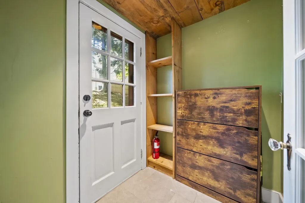 17a Penn Avenue Deerfield NH 03037