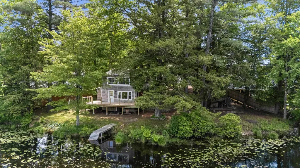 17a Penn Avenue Deerfield NH 03037