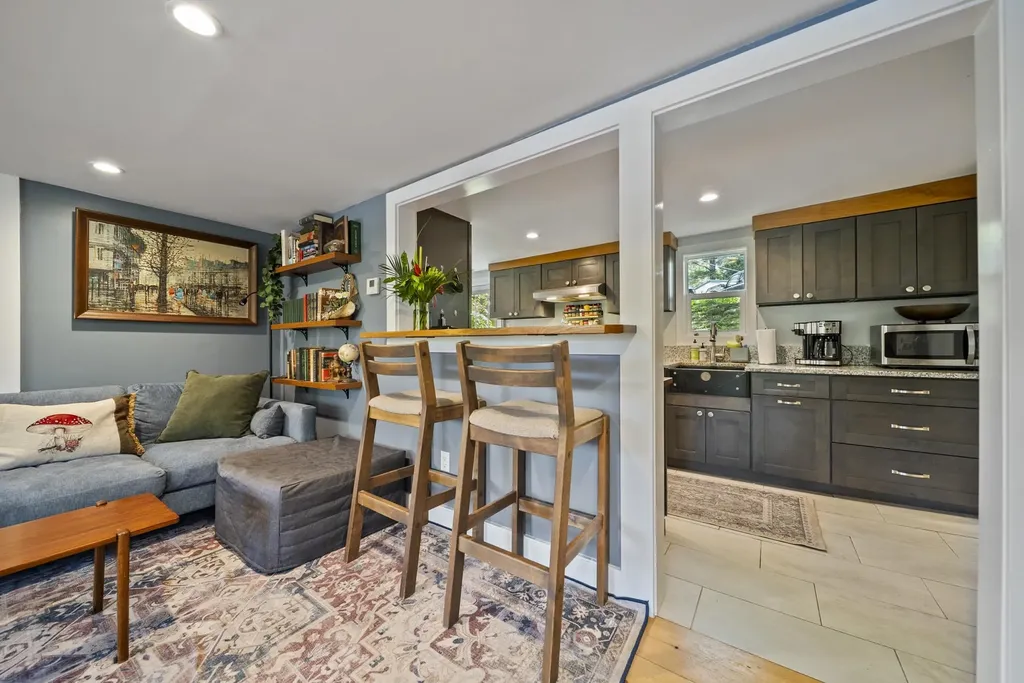 17a Penn Avenue Deerfield NH 03037