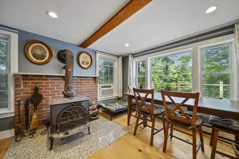 17a Penn Avenue Deerfield NH 03037