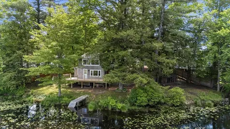 17a Penn Avenue Deerfield NH 03037