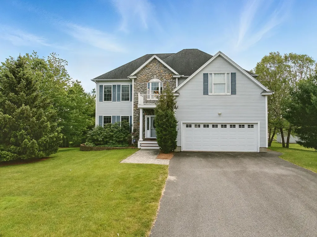 12 Scenic Lane Hudson NH 03051