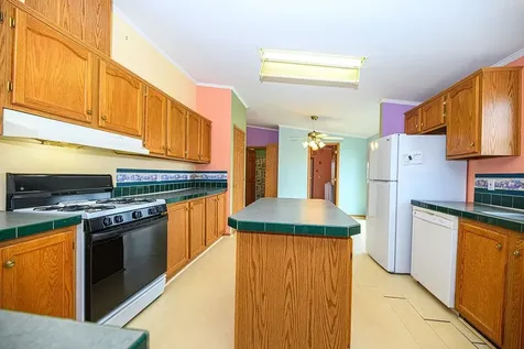 19/22 River Street Seabrook NH 03874