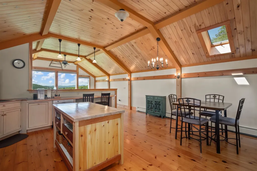 151 Brock Hill Road Bridgewater NH 03222