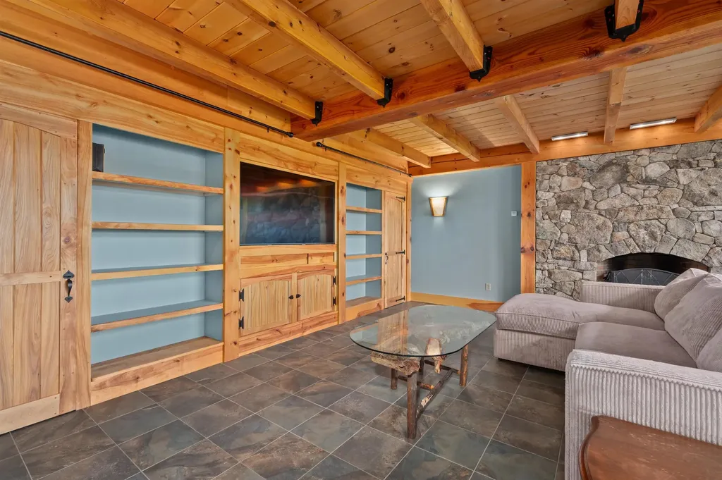 151 Brock Hill Road Bridgewater NH 03222