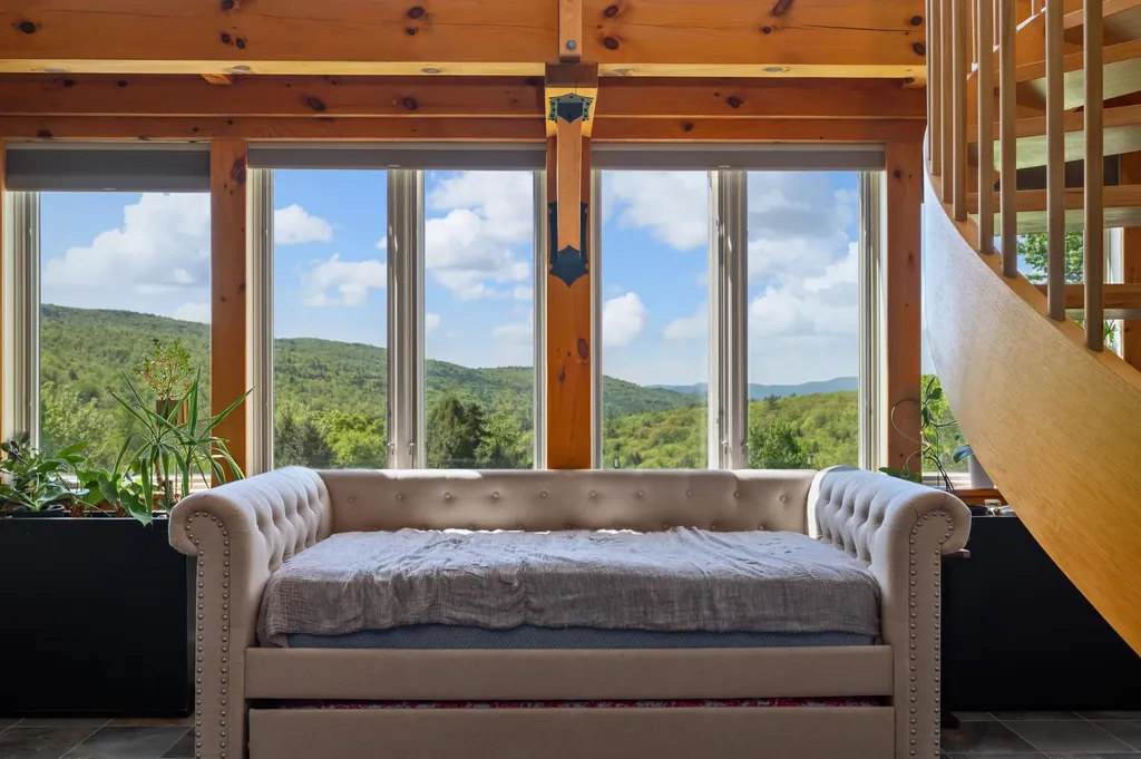 151 Brock Hill Road Bridgewater NH 03222