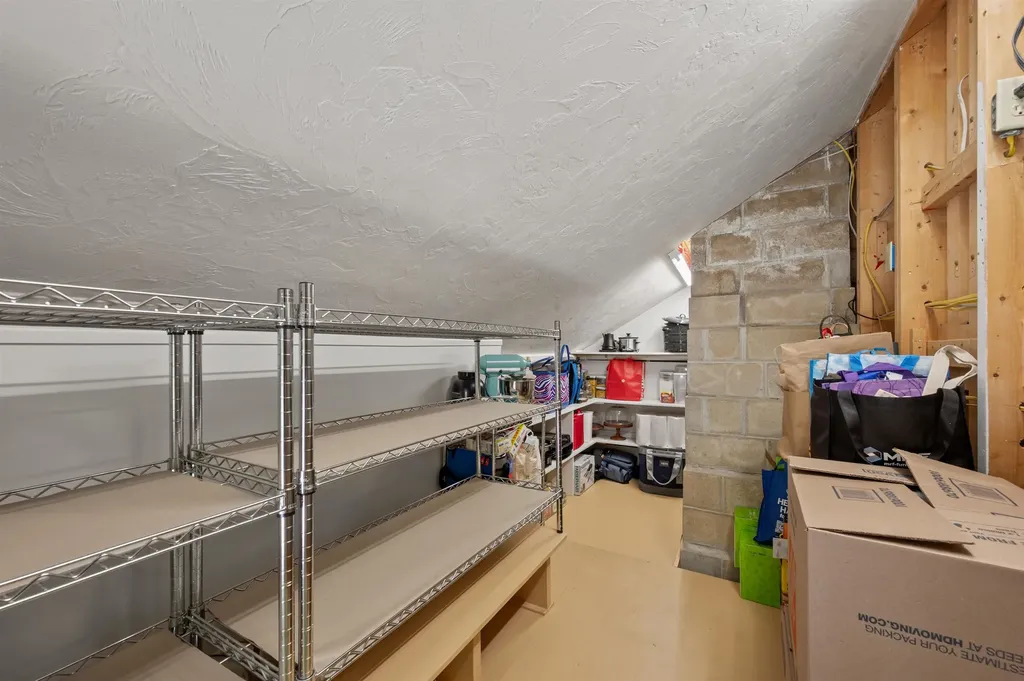 151 Brock Hill Road Bridgewater NH 03222