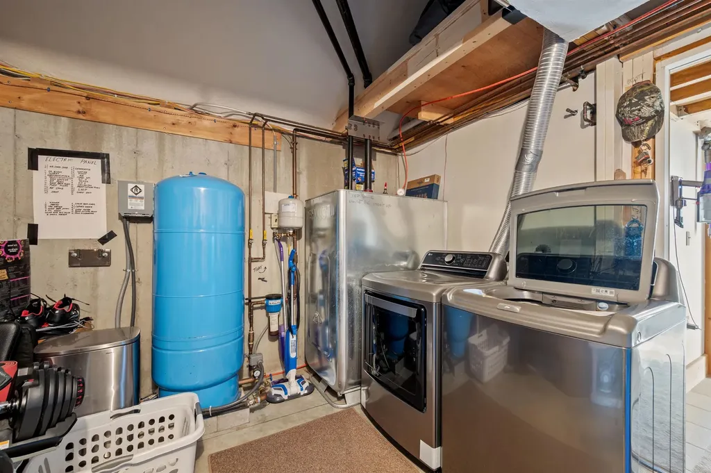 151 Brock Hill Road Bridgewater NH 03222