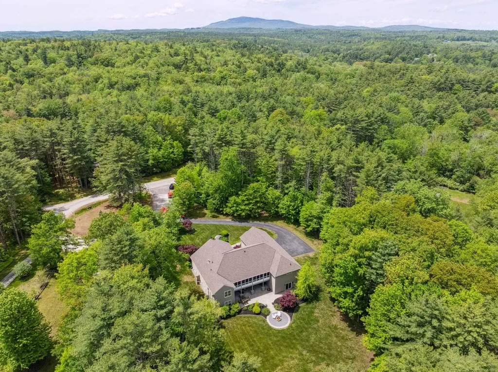 41 Stone Ridge Drive Peterborough NH 03458