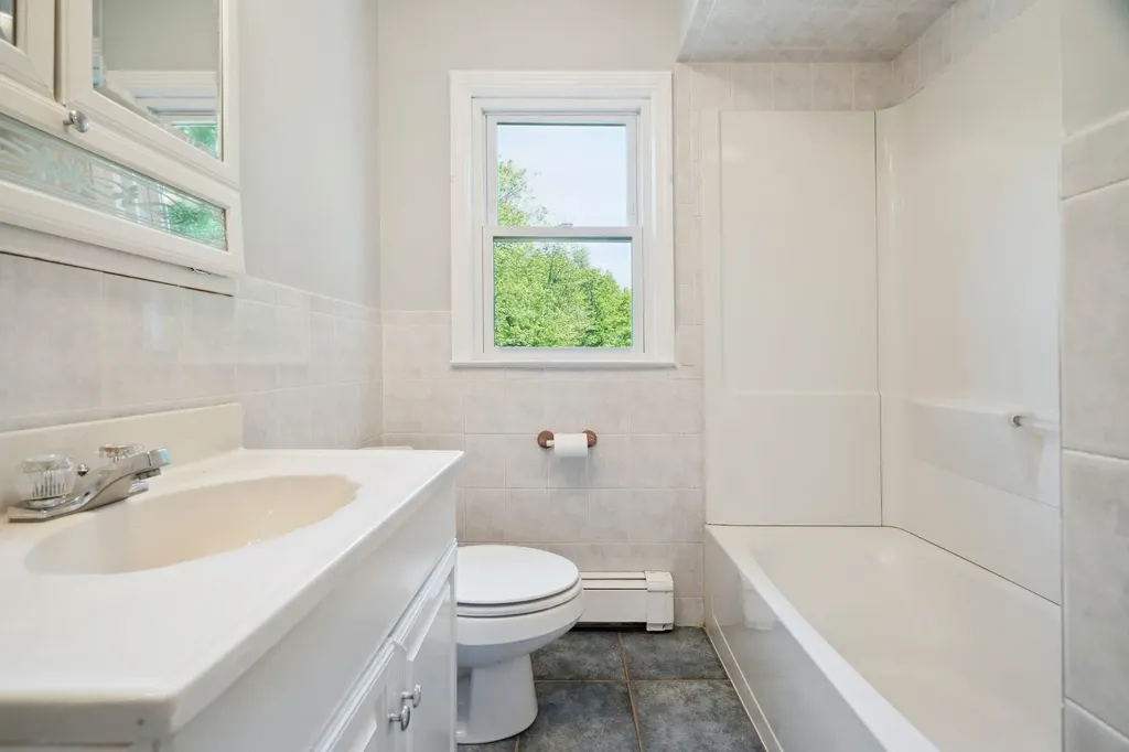 513-515 Mast Road Goffstown NH 03045