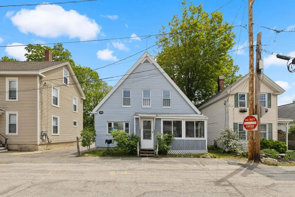 13 Kossuth Street Exeter NH 03833