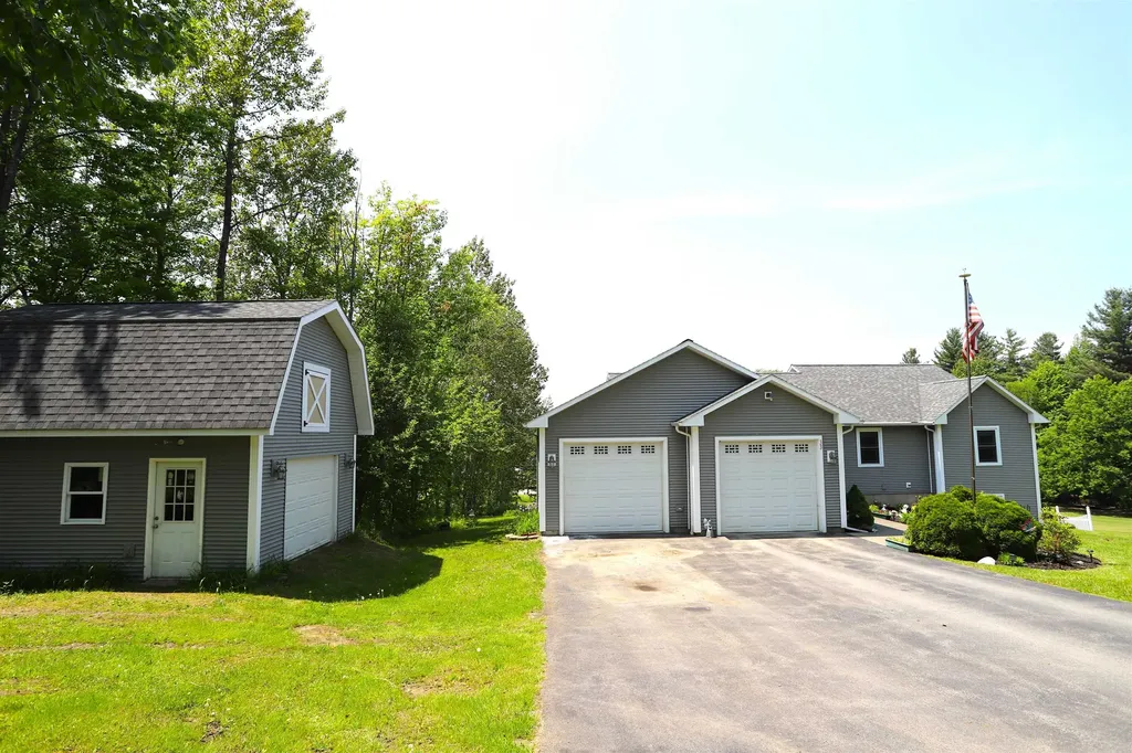 33 Crab Apple Lane Derby VT 05829