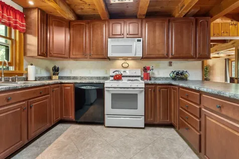 16 Mckinnon Road Washington NH 03280