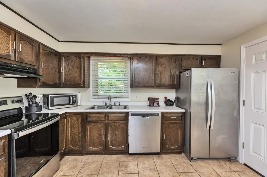 11 Mayflower Drive Merrimack NH 03054